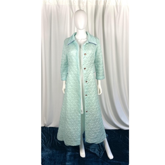Vintage 60’s 70’s Long Quilted Bed Jacket in Soft Pastel Mint Green • Coat XS/S - Picture 4 of 10